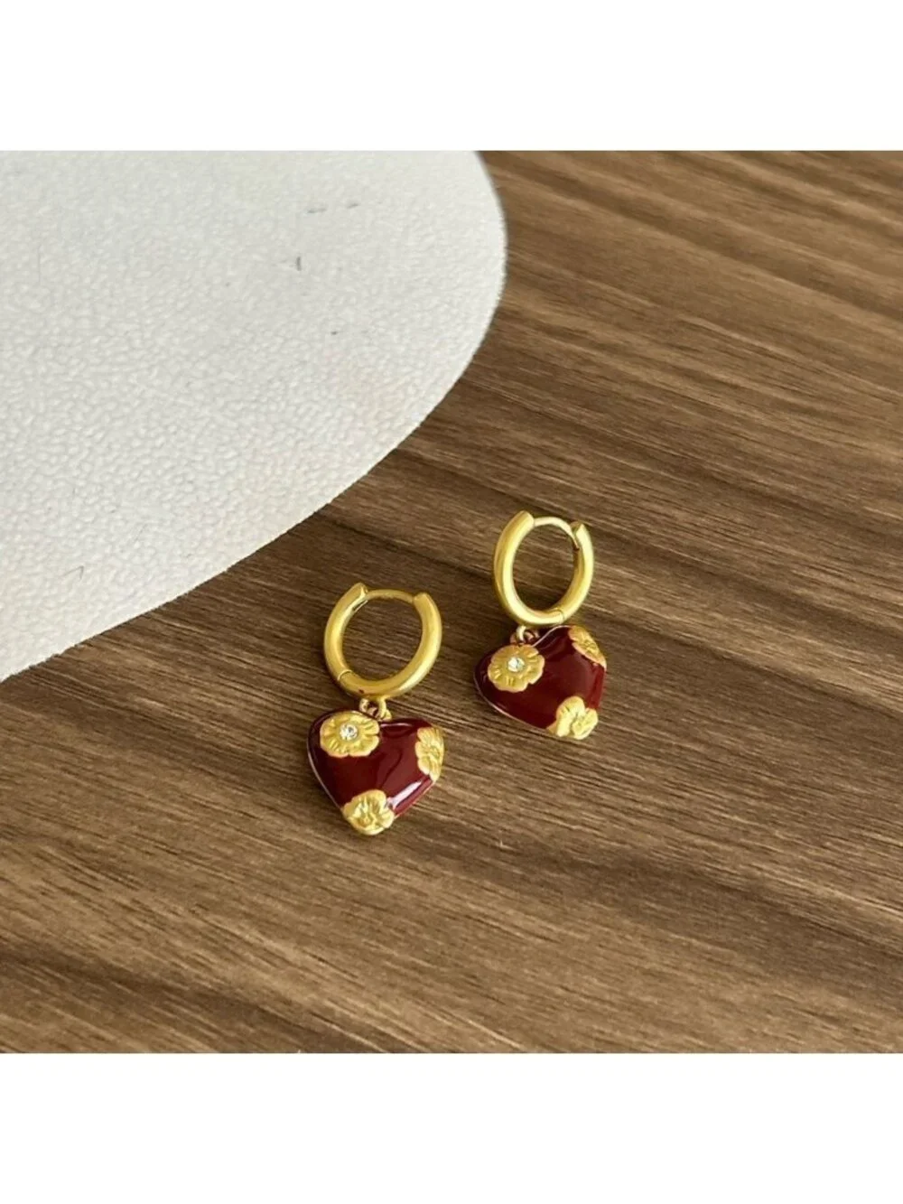Gold and Red Heart Earrings Q375